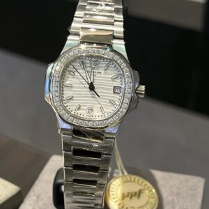 Patek Philippe Nautilus 36 mm con Diamanti e Quartz – Replica Orologio