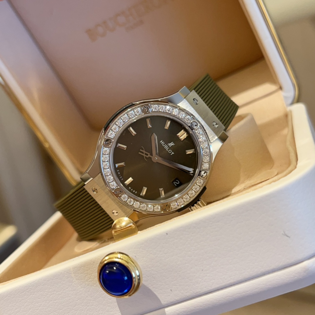 Hublot Classic Fusion 33 mm, Quartz Replica Orologio
